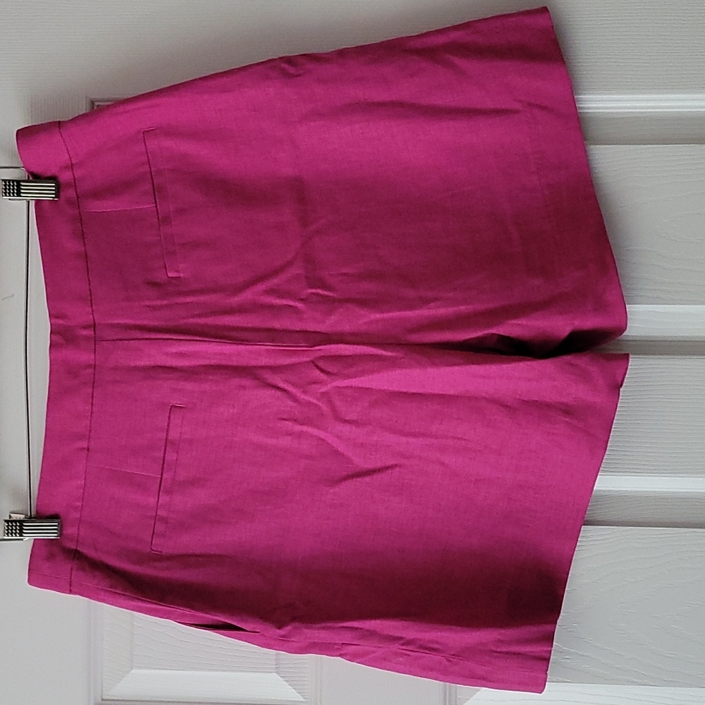 Banana Republic Women's Linen Shorts - Picture 5 of 9